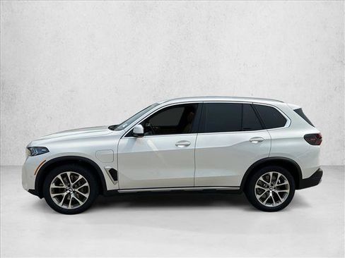 Used 2026 BMW X5 xDrive50e AWD/4WD image 10