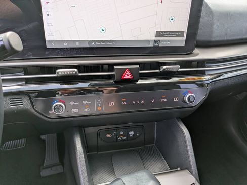 Certified 2026 Kia Sportage SX FWD image 26