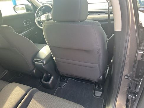 Used 2018 Honda HR-V EX image 25