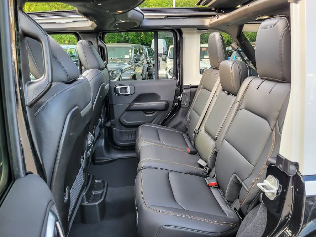 New 2027 Jeep Wrangler Unlimited Sahara AWD/4WD image 12