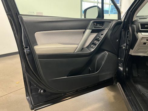 Used 2018 Subaru Forester 2.5i w/ Alloy Wheel Package image 25