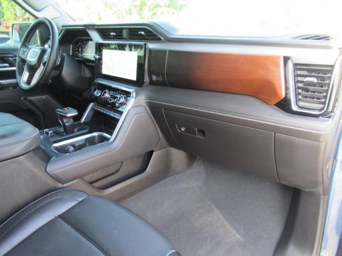 Used 2025 GMC Sierra 1500 Denali w/ Denali Reserve Package AWD/4WD image 12