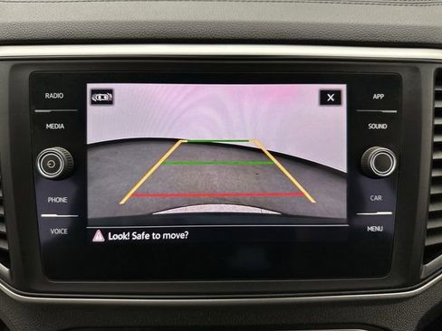 Used 2021 Volkswagen Atlas SE image 18