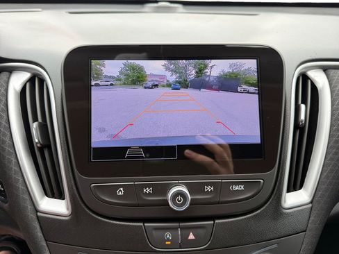 Used 2024 Chevrolet Malibu LT FWD image 17