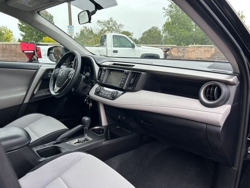 Used 2016 Toyota RAV4 XLE AWD/4WD image 29