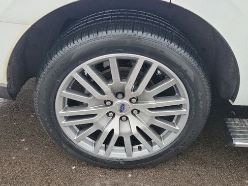 Certified 2023 Ford Expedition Limited image 5