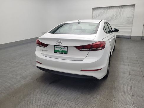 Used 2017 Hyundai Elantra SE image 7