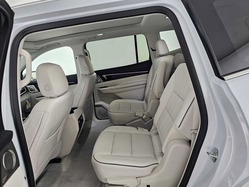 New 2027 Buick Enclave Avenir FWD image 18