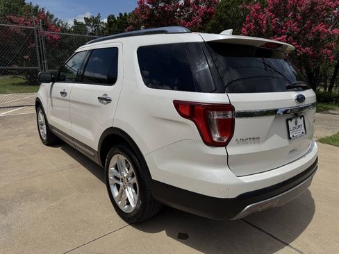 Used 2016 Ford Explorer Limited w/ Equipment Group 301A FWD image 9
