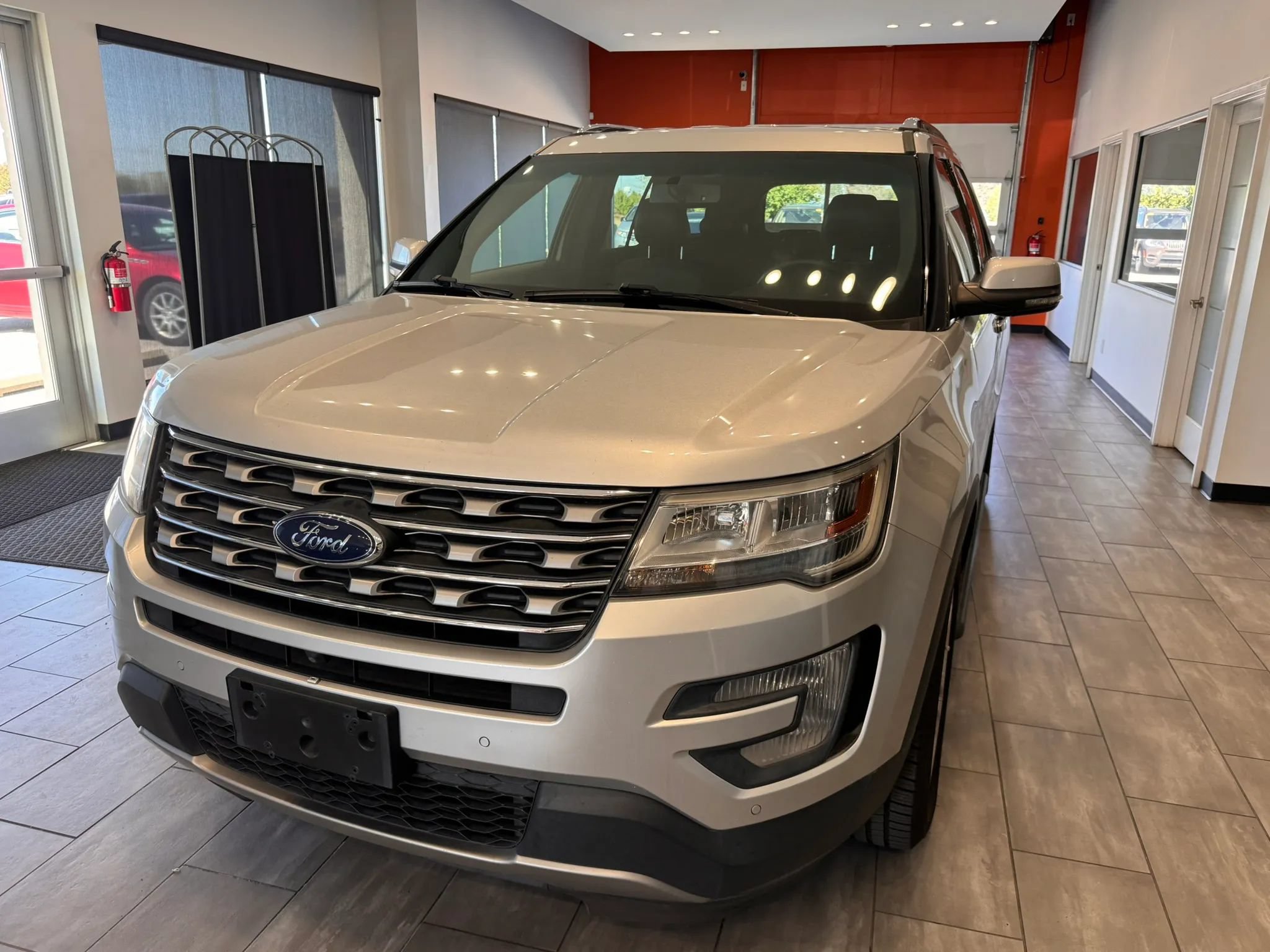 Used 2017 Ford Explorer Limited FWD image 8