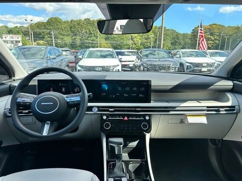 Used 2026 Hyundai Tucson SEL image 17