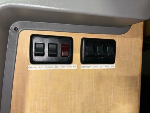 Used 2008 Freightliner Sprinter 3500 image 25