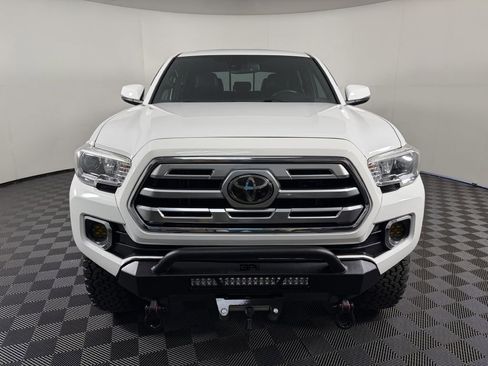 Used 2019 Toyota Tacoma Limited AWD/4WD image 2