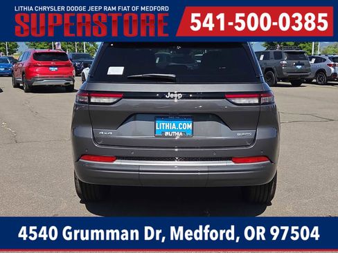 New 2026 Jeep Grand Cherokee Summit AWD/4WD image 13