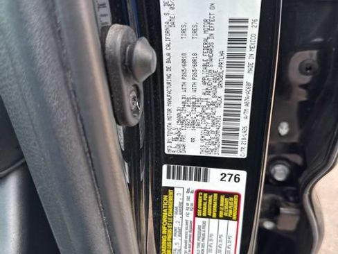 Used 2021 Toyota Tacoma Limited image 31