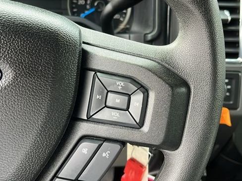 Used 2016 Ford F150 XLT image 13