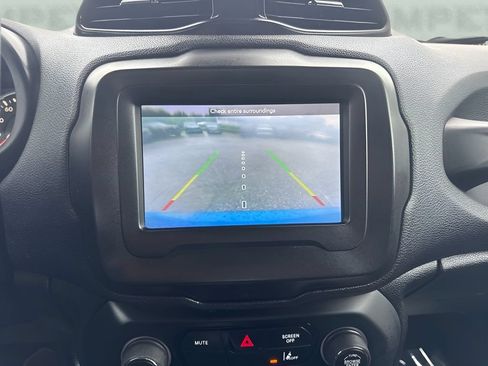 Used 2021 Jeep Renegade Sport FWD image 11