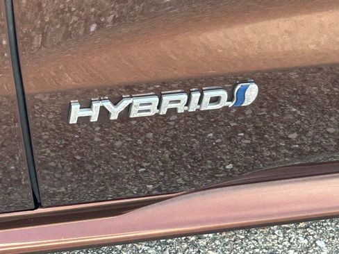 Used 2021 Toyota Sienna XLE image 16