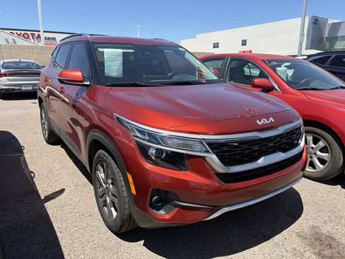 Used 2022 Kia Seltos S FWD image 2