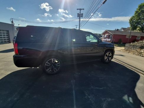 Used 2019 Chevrolet Suburban LT AWD/4WD image 8