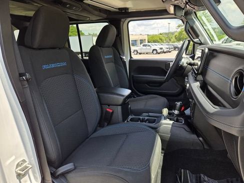 Used 2024 Jeep Wrangler Unlimited Rubicon 4xe AWD/4WD image 18