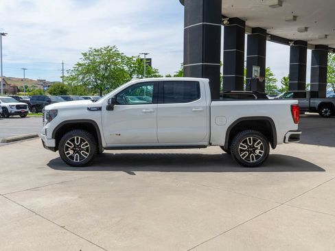 Used 2025 GMC Sierra 1500 AT4 w/ AT4 Premium Package AWD/4WD image 4