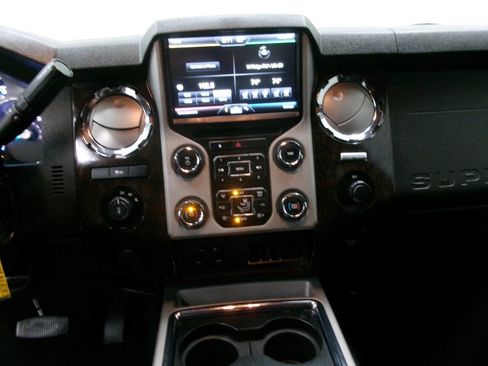 Used 2014 Ford F250 Platinum image 36