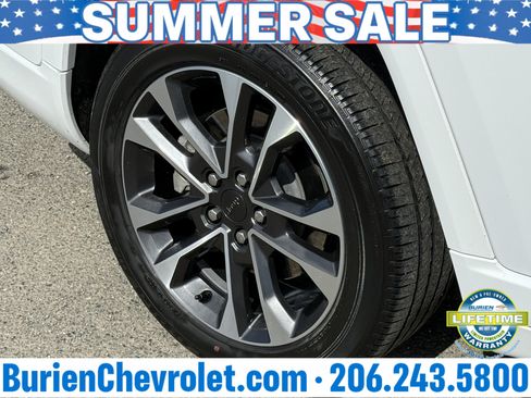 Used 2024 Jeep Grand Cherokee L Overland w/ Advanced Protech Group III AWD/4WD image 29