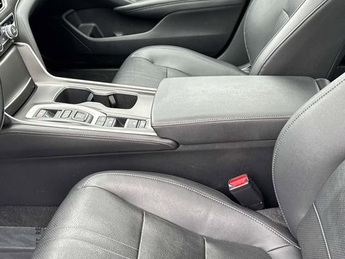 Used 2020 Honda Accord Touring image 21