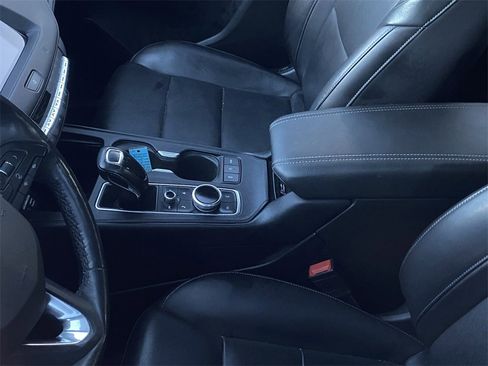 Used 2019 Cadillac XT4 Premium Luxury w/ Technology Package image 7