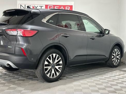 Used 2020 Ford Escape Titanium image 8