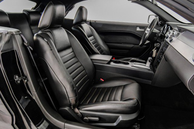 Used 2006 Ford Mustang GT RWD image 29