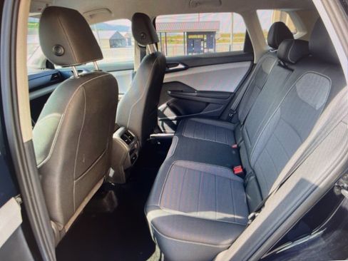 Used 2024 Volkswagen Taos SE image 60