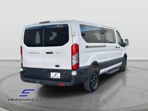 Used 2017 Ford Transit 350 XLT image 5