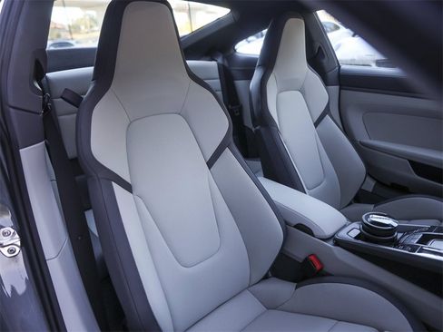 Certified 2025 Porsche 911 Carrera image 32