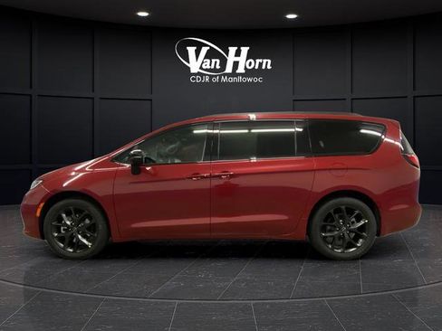 New 2026 Chrysler Pacifica Limited w/ S Appearance Package image 14