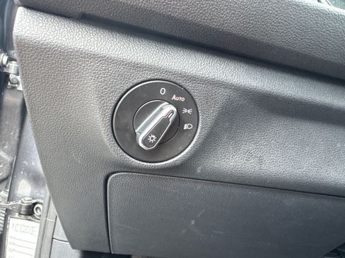 Used 2024 Volkswagen Jetta SE image 14