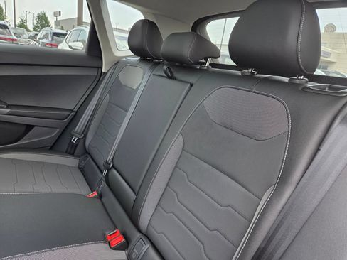 New 2026 Volkswagen Taos SE FWD image 24