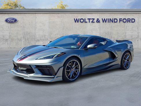 Used 2022 Chevrolet Corvette Stingray Coupe w/ 1LT RWD image 3