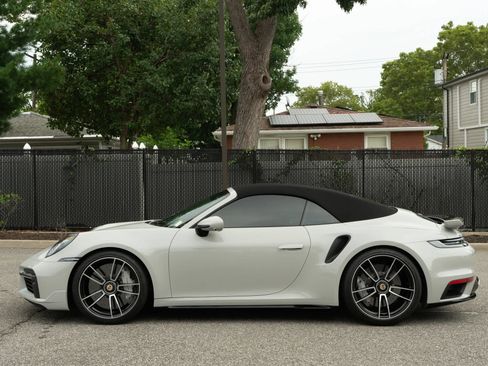 Used 2024 Porsche 911 Cabriolet AWD/4WD image 10