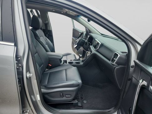 Certified 2021 Kia Sportage EX w/ EX Technology Package AWD/4WD image 17