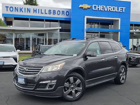 Used 2017 Chevrolet Traverse LT AWD/4WD image 2