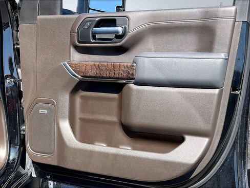 Used 2020 GMC Sierra 2500 Denali w/ Denali Ultimate Package image 25