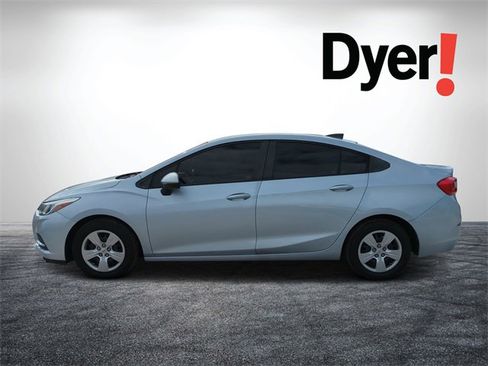 Used 2017 Chevrolet Cruze LS image 7