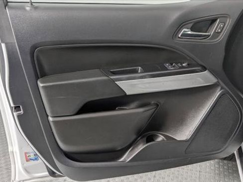 Used 2022 Chevrolet Colorado LT w/ Fleet Safety Package image 13