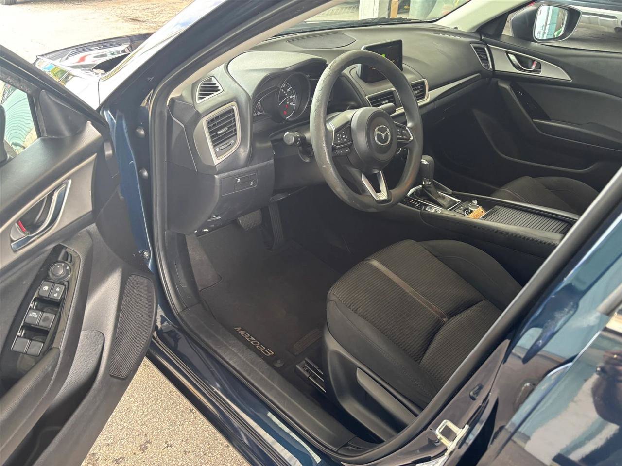 Used 2018 MAZDA MAZDA3 Sport w/ Preferred Equipment Package FWD image 8