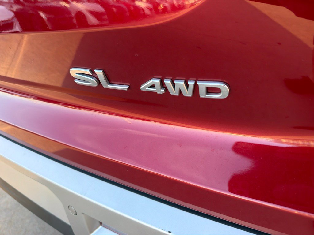 Used 2023 Nissan Pathfinder SL AWD/4WD image 10