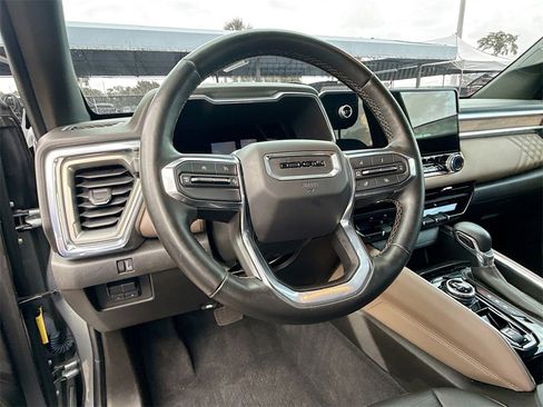 Used 2023 GMC Canyon Denali image 12