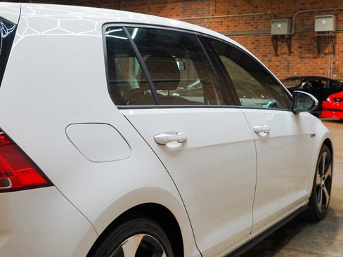 Used 2015 Volkswagen GTI S FWD image 18
