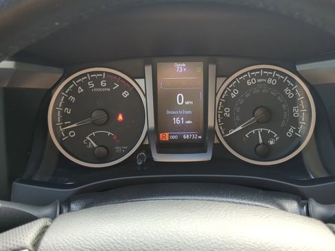 Used 2022 Toyota Tacoma Limited image 34